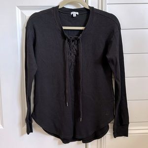 Women’s V-neck waffle-knit thermal long sleeve tee by Splendid in black, size S